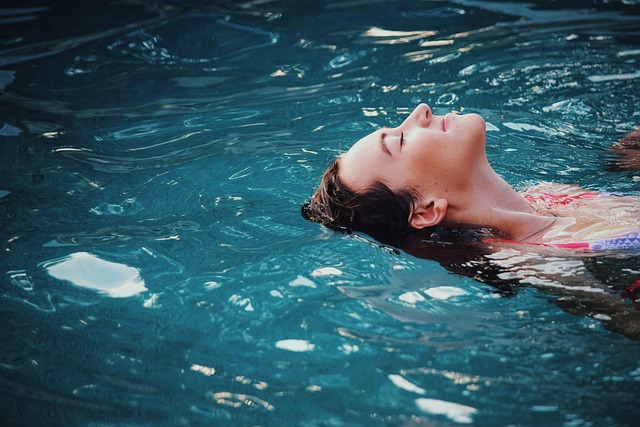 elderly-swimming